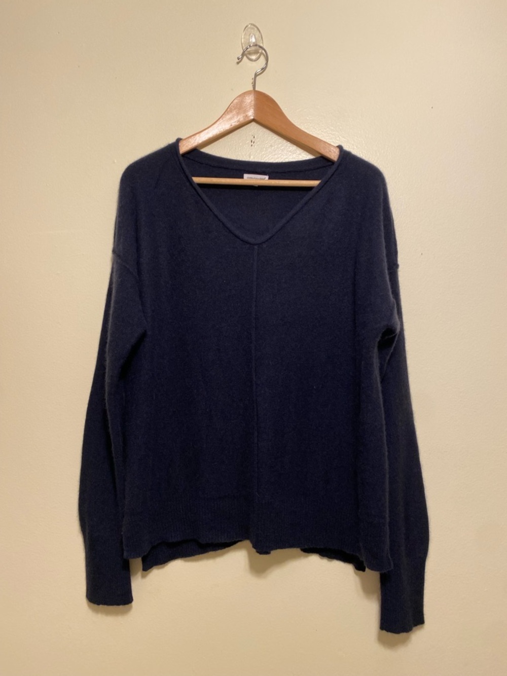 Unsubscribed Cashmere Classic Navy V-Neck Women's Sweater. Size S
